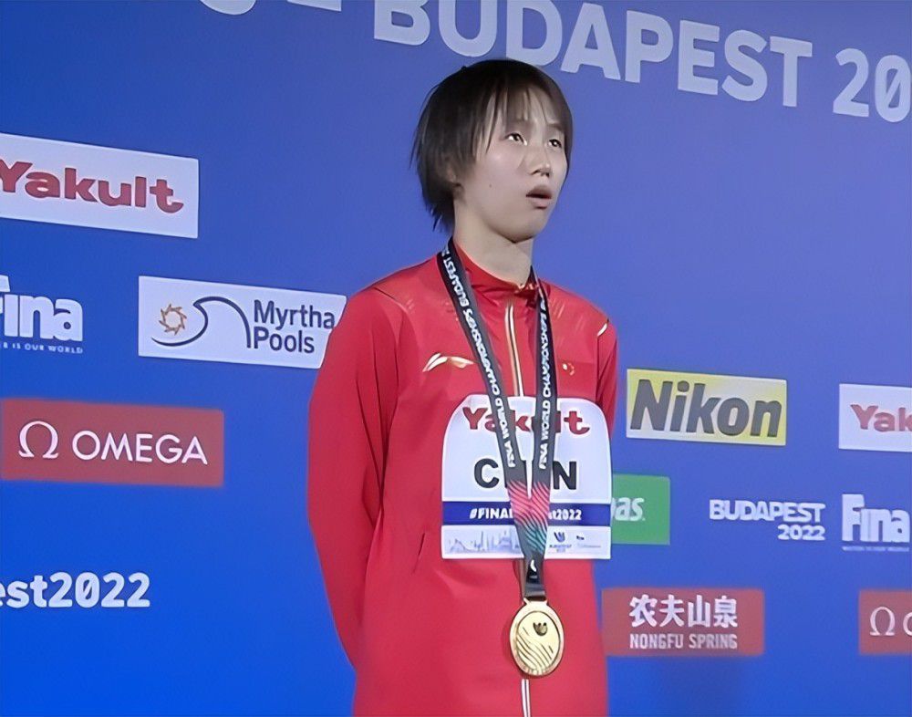 我们选择了状态最好的球员，尤其是在中场，桑谢斯、佩莱格里尼、奥亚尔都不在最佳状态，我们选择了那些有信心、有头脑、有勇气的球员踢这场硬仗。